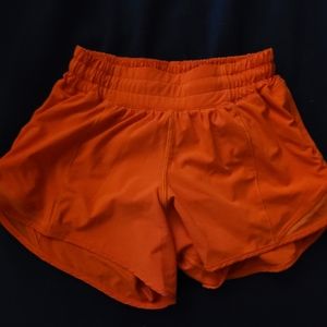 ❤️LULULEMON HIGH RISE HOTTY HOT SHORT 4”-CARNATION RED-4❤️